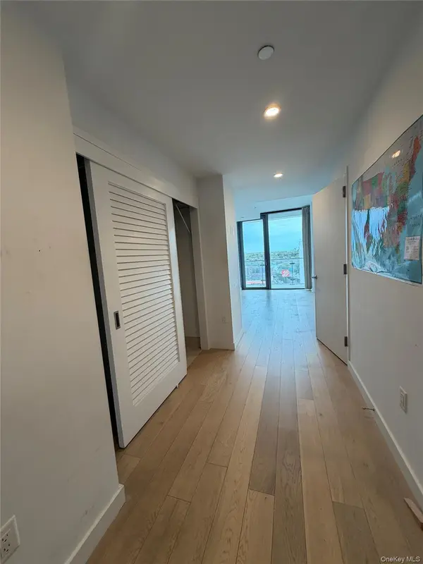 131-01 40th RD #PH2P, Flushing, NY 11354