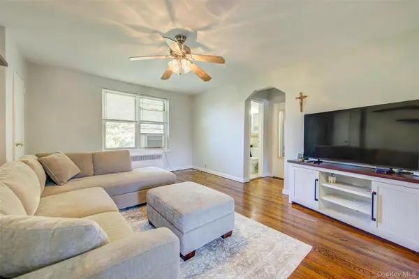 35-21 205th ST #313, Bayside, NY 11361