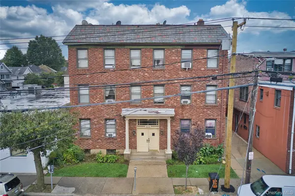 203 Willis AVE, Mineola, NY 11501