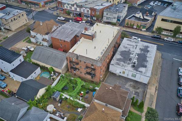 203 Willis AVE, Mineola, NY 11501