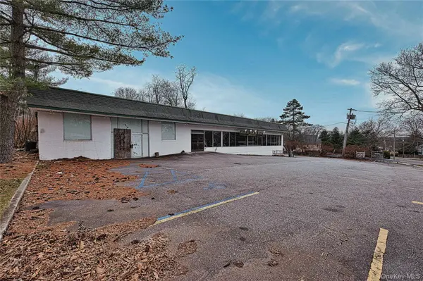 80 E Main ST, Huntington, NY 11743