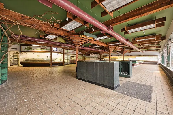 80 E Main ST, Huntington, NY 11743