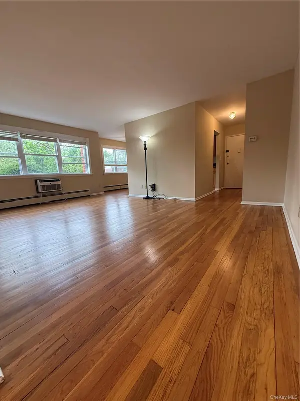 235 N Middletown RD #D, Pearl River, NY 10965