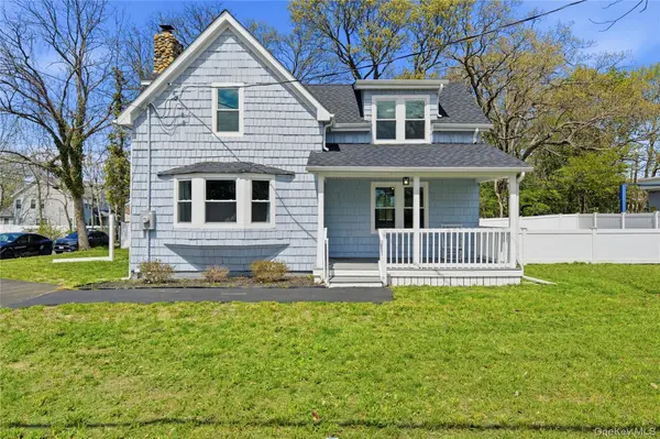 749 E Main ST, Kings Park, NY 11754