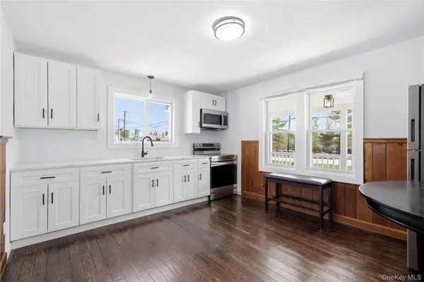 749 E Main ST, Kings Park, NY 11754