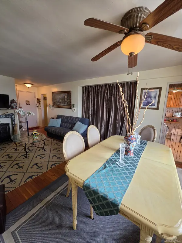 129 Beach 118th ST #5A, Rockaway Park, NY 11694