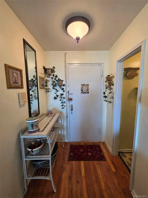 129 Beach 118th ST #5A, Rockaway Park, NY 11694
