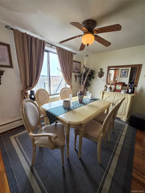 129 Beach 118th ST #5A, Rockaway Park, NY 11694