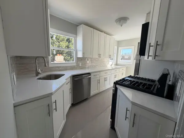2303 Pine ST, Seaford, NY 11783