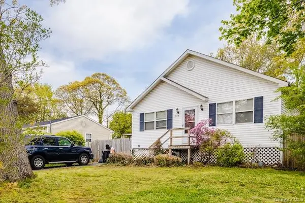 148 Wavecrest DR, Mastic Beach, NY 11951