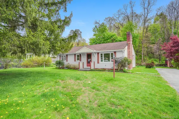4 Cherry LN, Poughkeepsie, NY 12601
