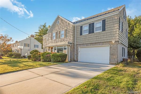 15 Combes AVE, Rockville Centre, NY 11570