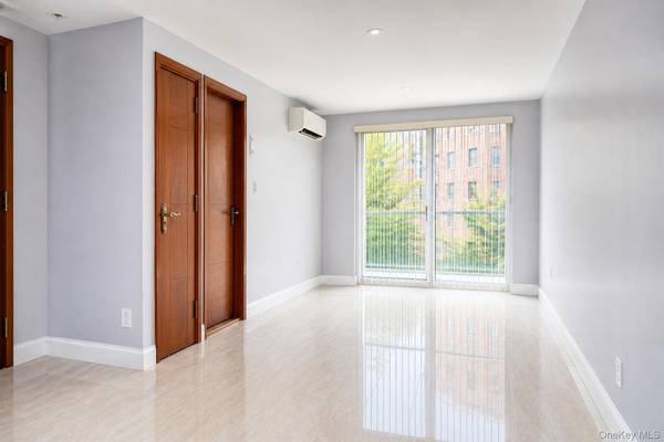 132-15 41st AVE #4C, Flushing, NY 11355