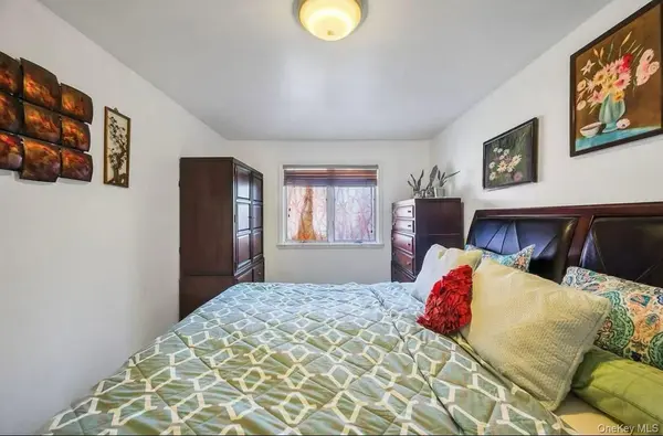 46-12 161st ST #1D, Flushing, NY 11358