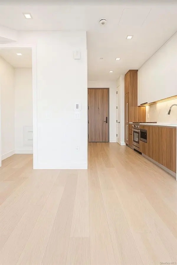 35-32 Leavitt ST, Flushing, NY 11354