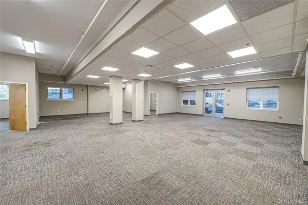 41 Green ST #1st Floor, Huntington, NY 11743