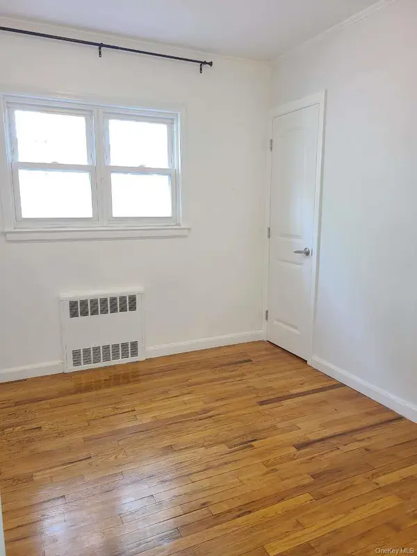 6473 Ellwell CRES #1st Floor, Rego Park, NY 11374