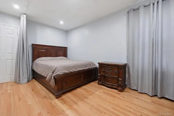 22754 113th DR, Queens Village, NY 11429