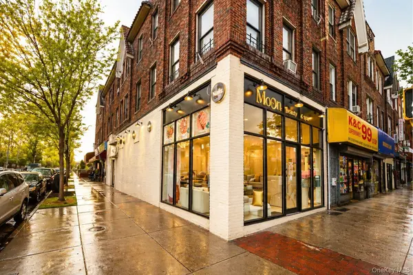8001 Northern BLVD, Jackson Heights, NY 11372