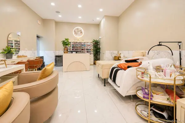 8001 Northern BLVD, Jackson Heights, NY 11372