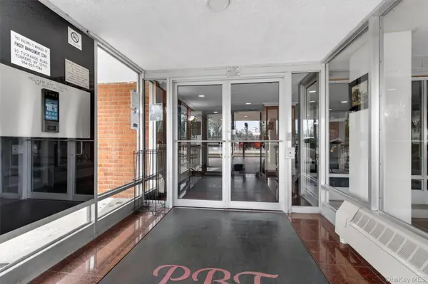 3121 Middletown RD #7L, Bronx, NY 10461