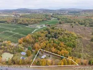 11 Miller LN, New Paltz, NY 12561