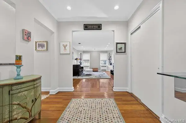 26 Hamilton PL #A2, Garden City, NY 11530