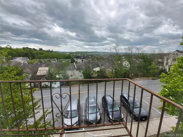 5 Sasev CT #302, Monroe, NY 10950