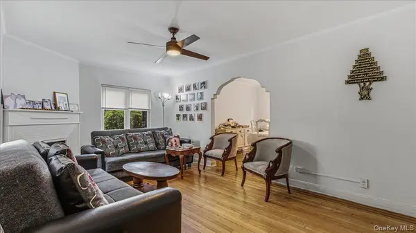 6402 Ellwell CRES, Rego Park, NY 11374