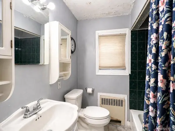 444 Brookside AVE, Roosevelt, NY 11575