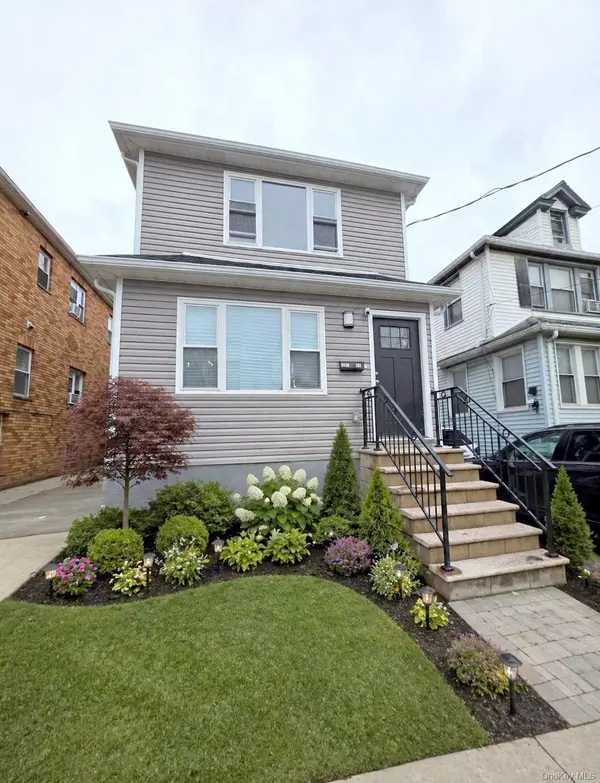 107-17 157 ST, Jamaica, NY 11433