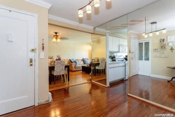 1213 E Broadway #B24, Hewlett, NY 11557