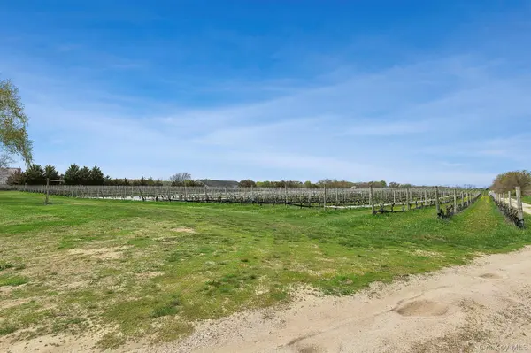 37025 Main RD, Cutchogue, NY 11935