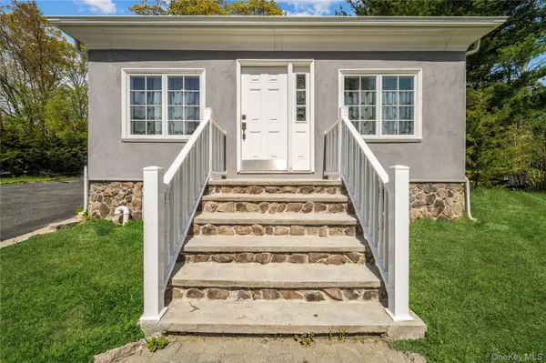 143 Rocky Point Landing RD, Rocky Point, NY 11778