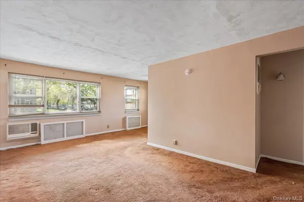 6701 152nd ST #220A, Flushing, NY 11367