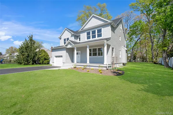 969 Manor LN, Bay Shore, NY 11706