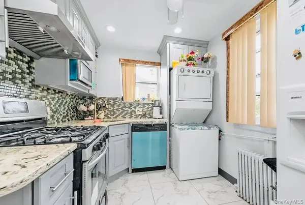 245-24 77 CRES, Bellerose, NY 11426