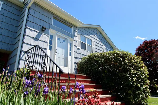 27 Skyview LN, New Rochelle, NY 10804