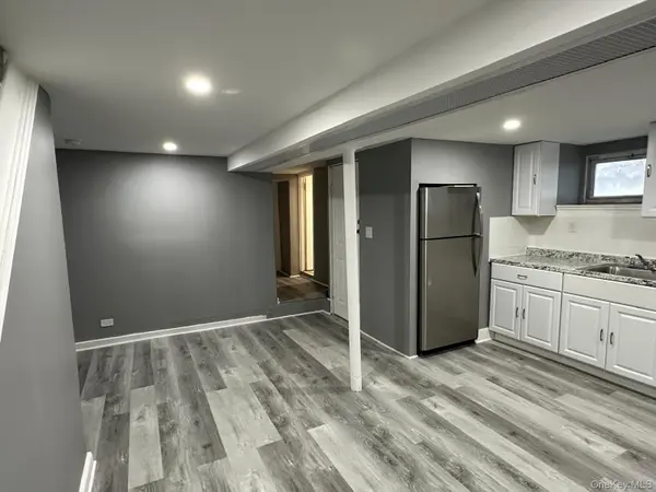2515 Holland AVE, Bronx, NY 10467