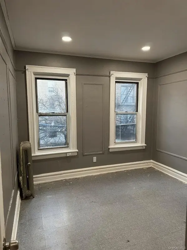 2515 Holland AVE, Bronx, NY 10467