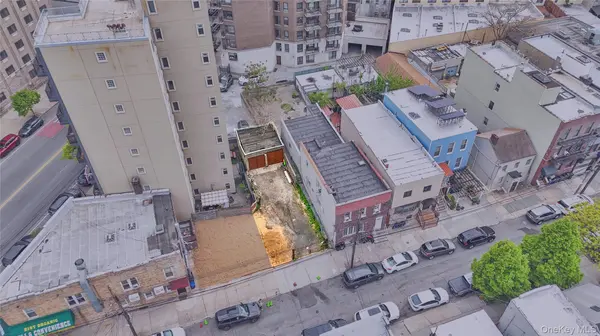 18-44 26th RD, Astoria, NY 11102
