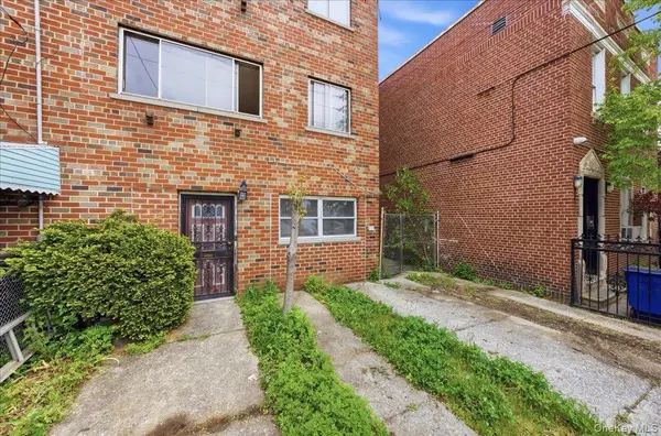 1323 E 222nd ST, Bronx, NY 10469