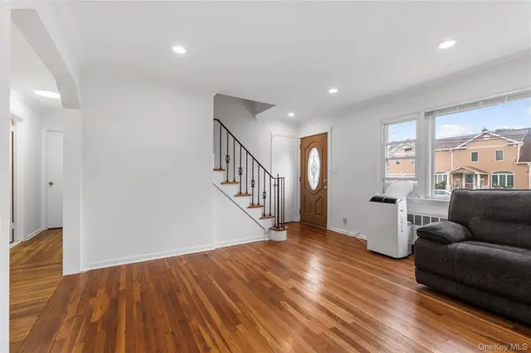 14 Evans AVE, Albertson, NY 11507
