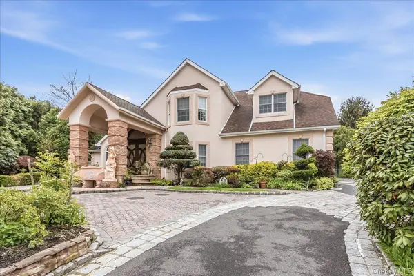 21 Chauncey PL, Woodbury, NY 11797