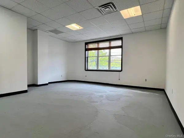 18-17 42 ST #2, Astoria, NY 11105