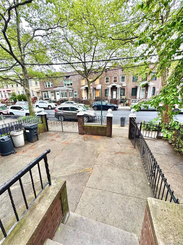 148 E 32nd ST, Brooklyn, NY 11226