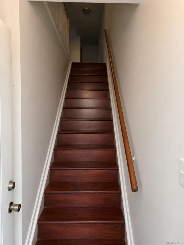 12823 Van Wyck EXPY, Jamaica, NY 11436