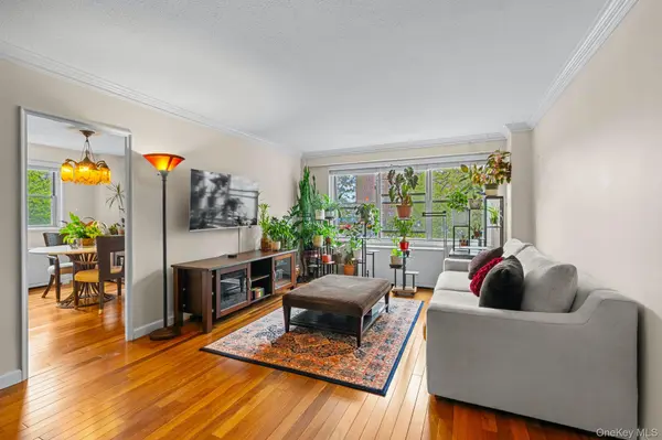70-31 108th ST #3G, Forest Hills, NY 11375