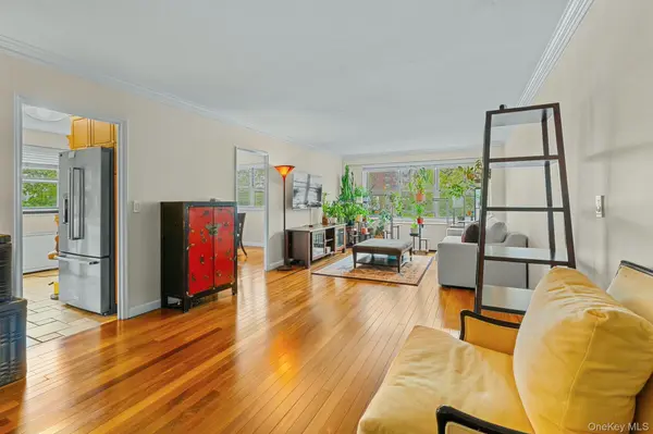 70-31 108th ST #3G, Forest Hills, NY 11375
