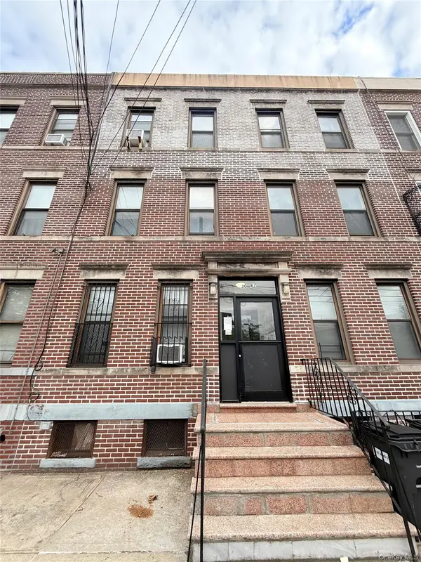 3067 42nd ST, Astoria, NY 11103